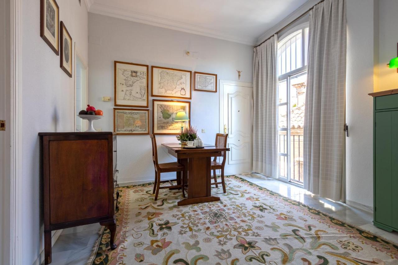 Holiday Apartment, 2 Pax, Historical Center Sevilla Bagian luar foto