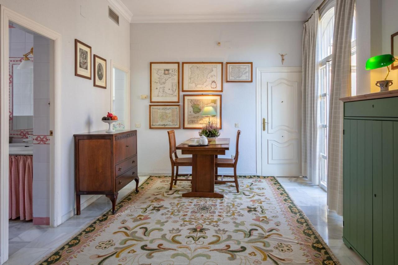 Holiday Apartment, 2 Pax, Historical Center Sevilla Bagian luar foto